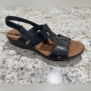 ONE Right Foot Womens Clarks Shoe Size 9 Sandal Navy Blue Velcro Strap